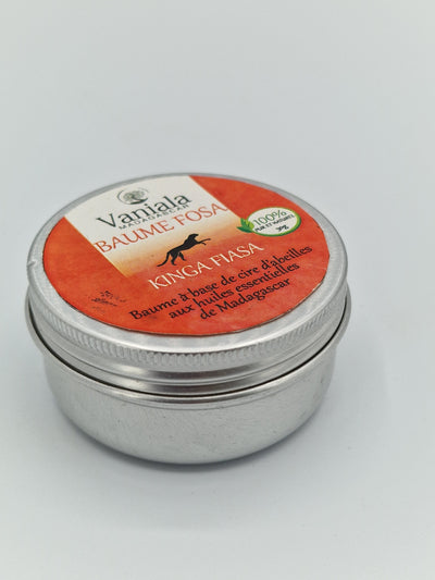 Un baume anti-viral qui protège et renforce le système immunitaire des muqueuses nasales et des voies respiratoires, action longue durée. A base de cire d'abeilles aux huiles essentielles de Madagascar. (ravintsara, mandravasarotra, eucalyptus, niaouli, cannelle, girofles, menthe, citriodora ….)
