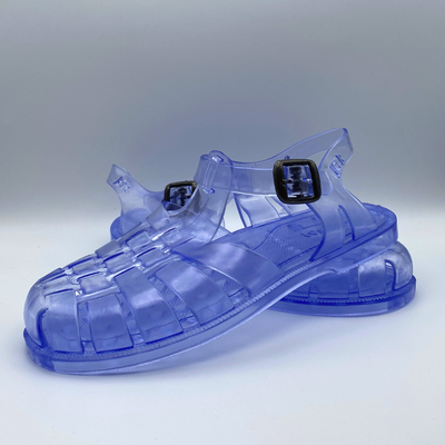 Sandale aquatique, style Kiranil pour Homme, Femme et Enfant. Made in Madagascar.  Pointure 24 à 45.  Couleurs : Cristal, Bleu opaque, Rouge vif, Rose translucide, Vert paillette, Jaune, Bleu translucide