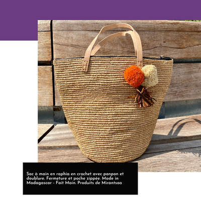 Sac à main en raphia en crochet avec ponpon et doublure. Fermeture et poche zippée.  Made in Madagascar - Fait Main Produits de Mirantsoa   Couleurs disponibles : naturel, beige, marron.